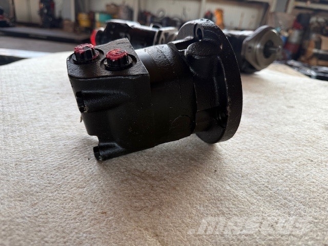CNH NEW HYDRAULIC PUMP 3 PCS COMPLET Hidraulika