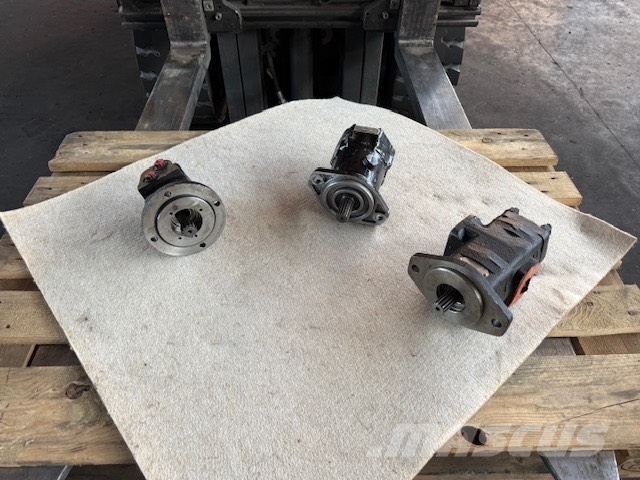 CNH NEW HYDRAULIC PUMP 3 PCS COMPLET Hidraulika