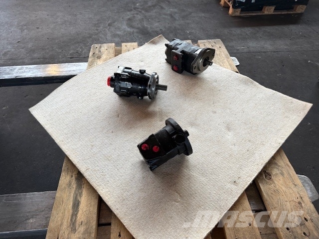 CNH NEW HYDRAULIC PUMP 3 PCS COMPLET Hidraulika