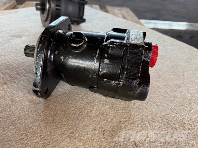 CNH NEW HYDRAULIC PUMP 3 PCS COMPLET Hidraulika