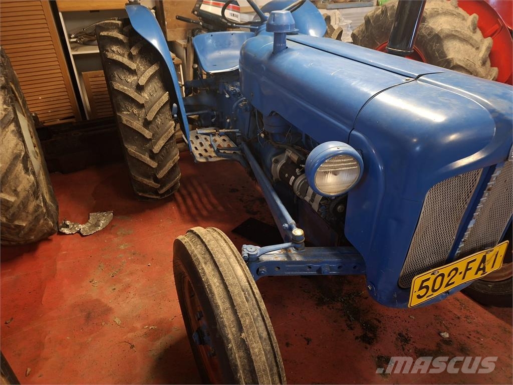 Fordson Dexta/1870 Traktoriai