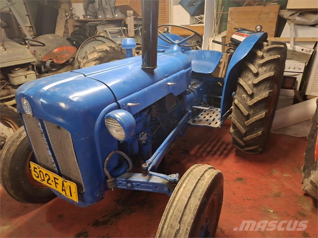 Fordson Dexta/1870 Traktoriai
