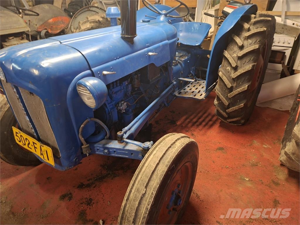 Fordson Dexta/1870 Traktoriai