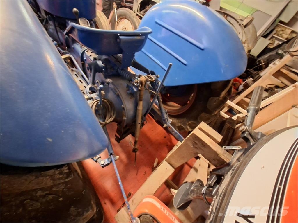 Fordson Dexta/1870 Traktoriai