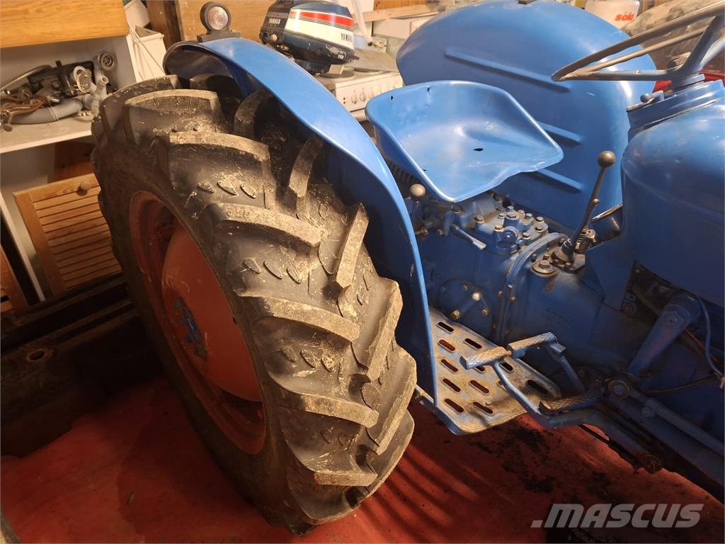 Fordson Dexta/1870 Traktoriai