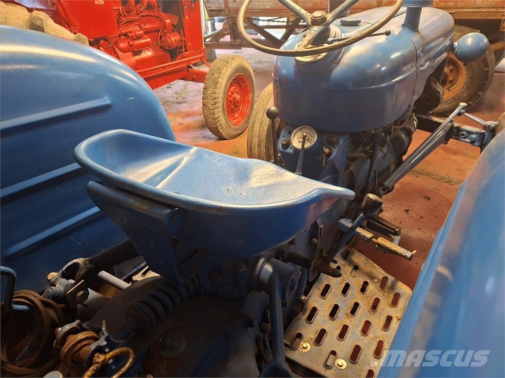Fordson Dexta/1870 Traktoriai