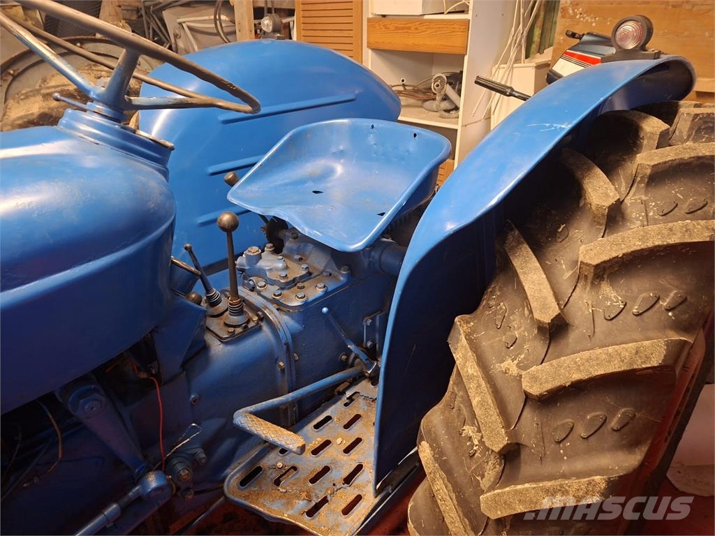 Fordson Dexta/1870 Traktoriai