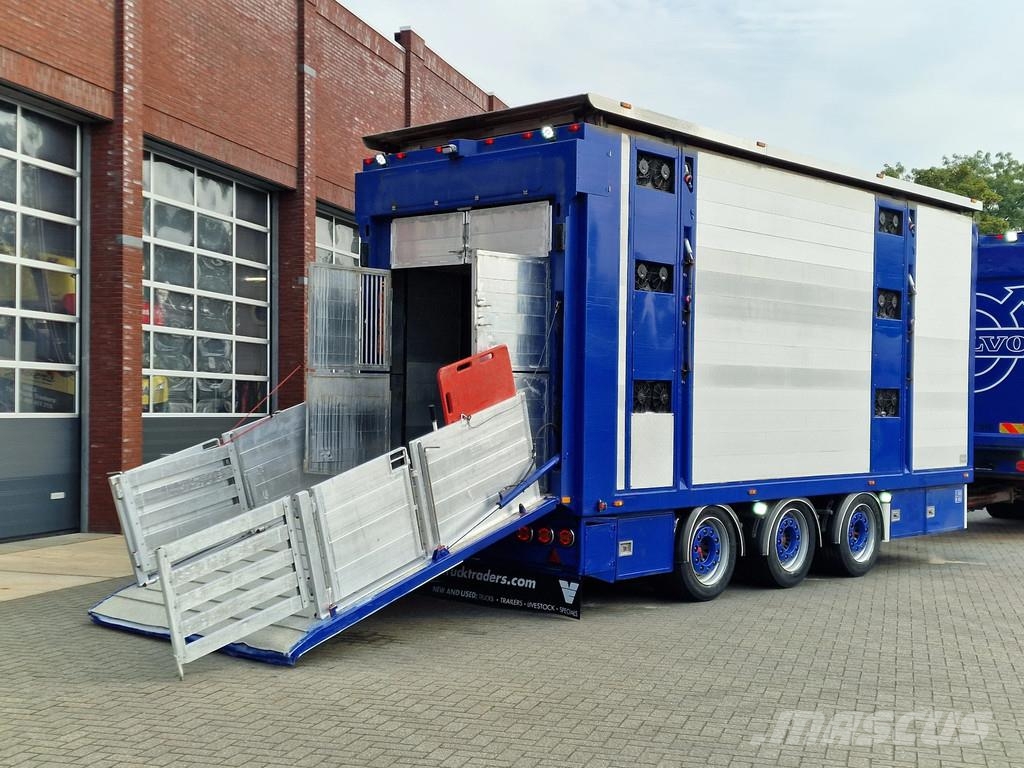 Volvo FH 13.500 Globetrotter 8x2*6 - 3 deck livestock + Dieren transport trucks