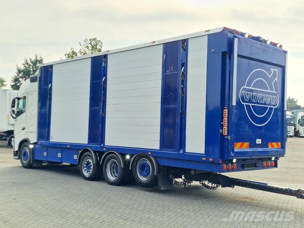 Volvo FH 13.500 Globetrotter 8x2*6 - 3 deck livestock + Dieren transport trucks