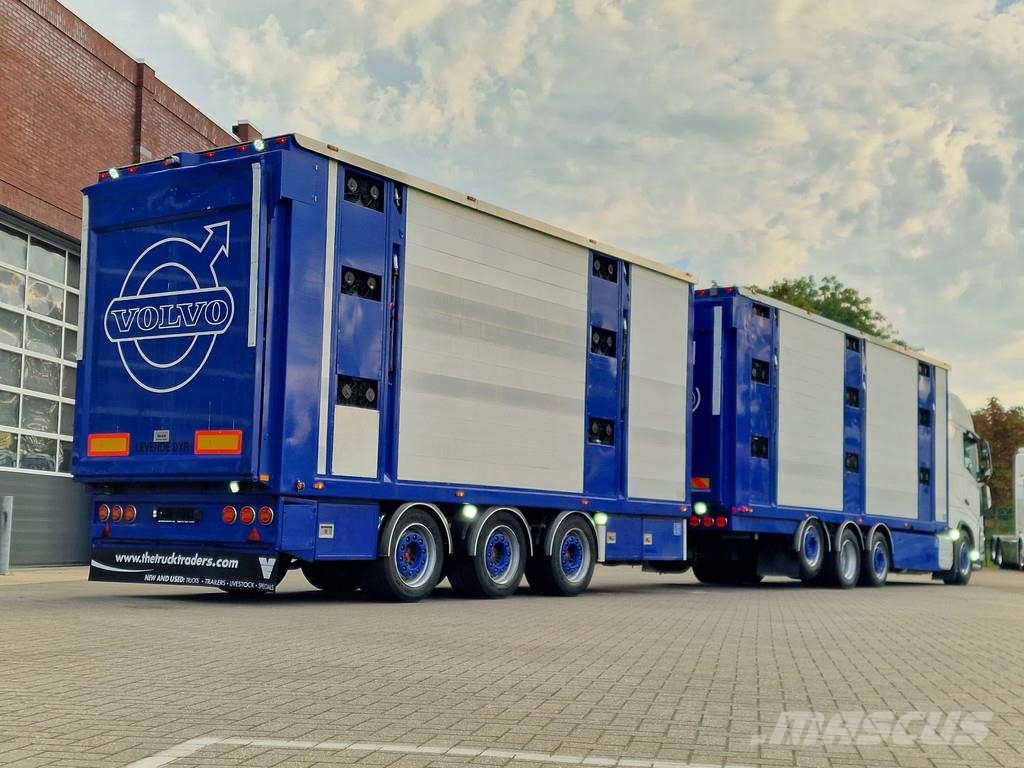 Volvo FH 13.500 Globetrotter 8x2*6 - 3 deck livestock + Dieren transport trucks