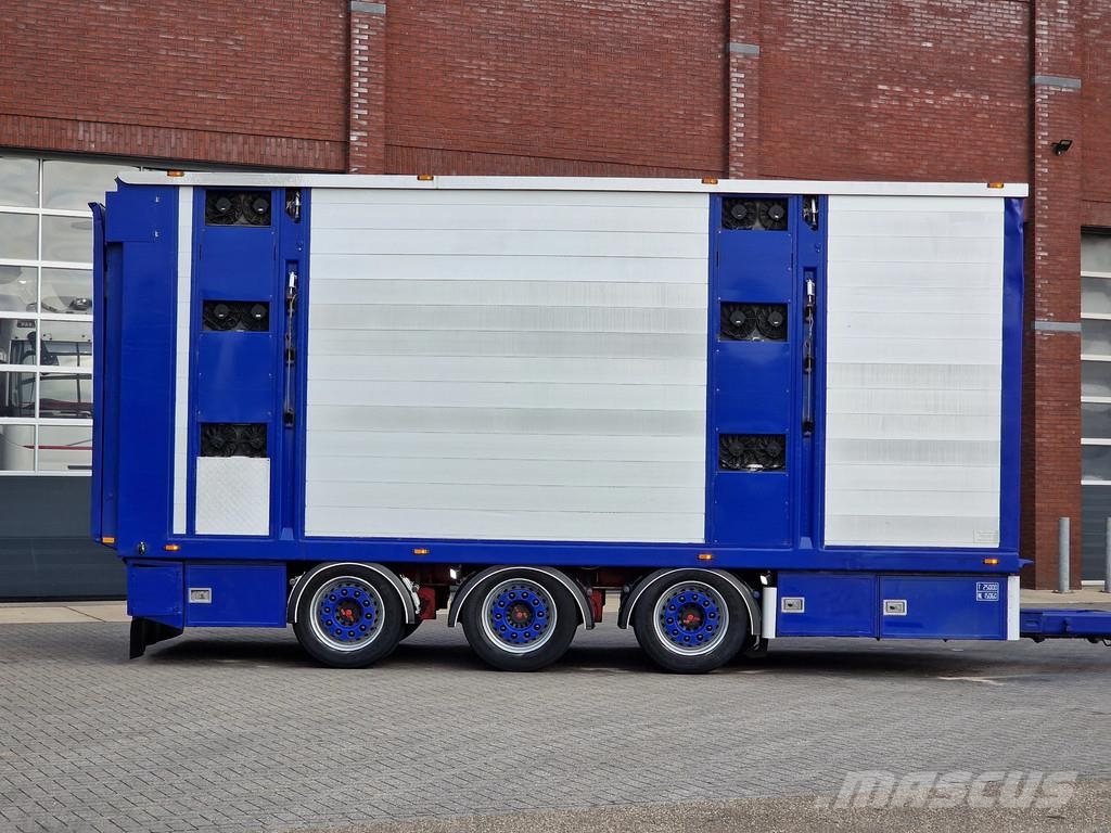 Volvo FH 13.500 Globetrotter 8x2*6 - 3 deck livestock + Dieren transport trucks