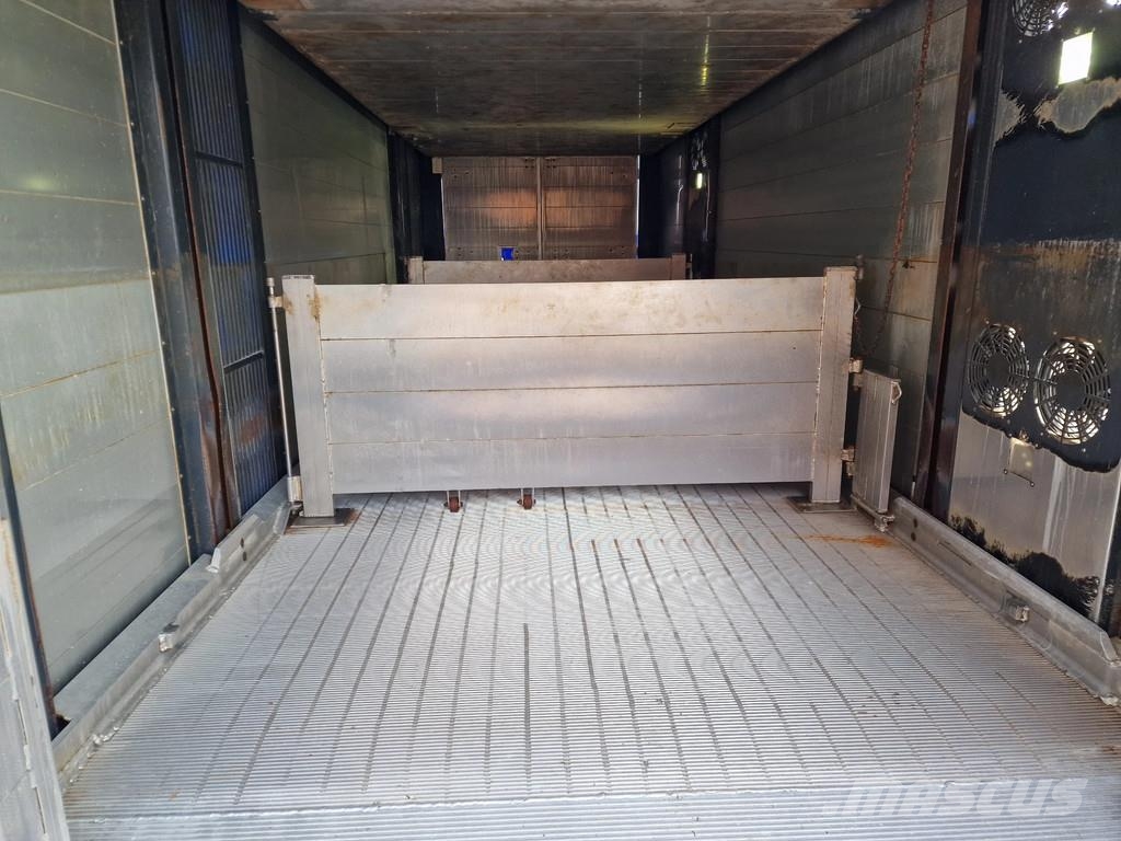 Volvo FH 13.500 Globetrotter 8x2*6 - 3 deck livestock + Dieren transport trucks