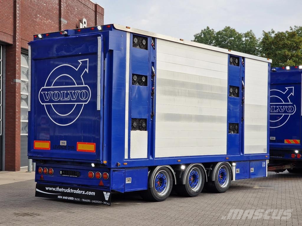 Volvo FH 13.500 Globetrotter 8x2*6 - 3 deck livestock + Dieren transport trucks