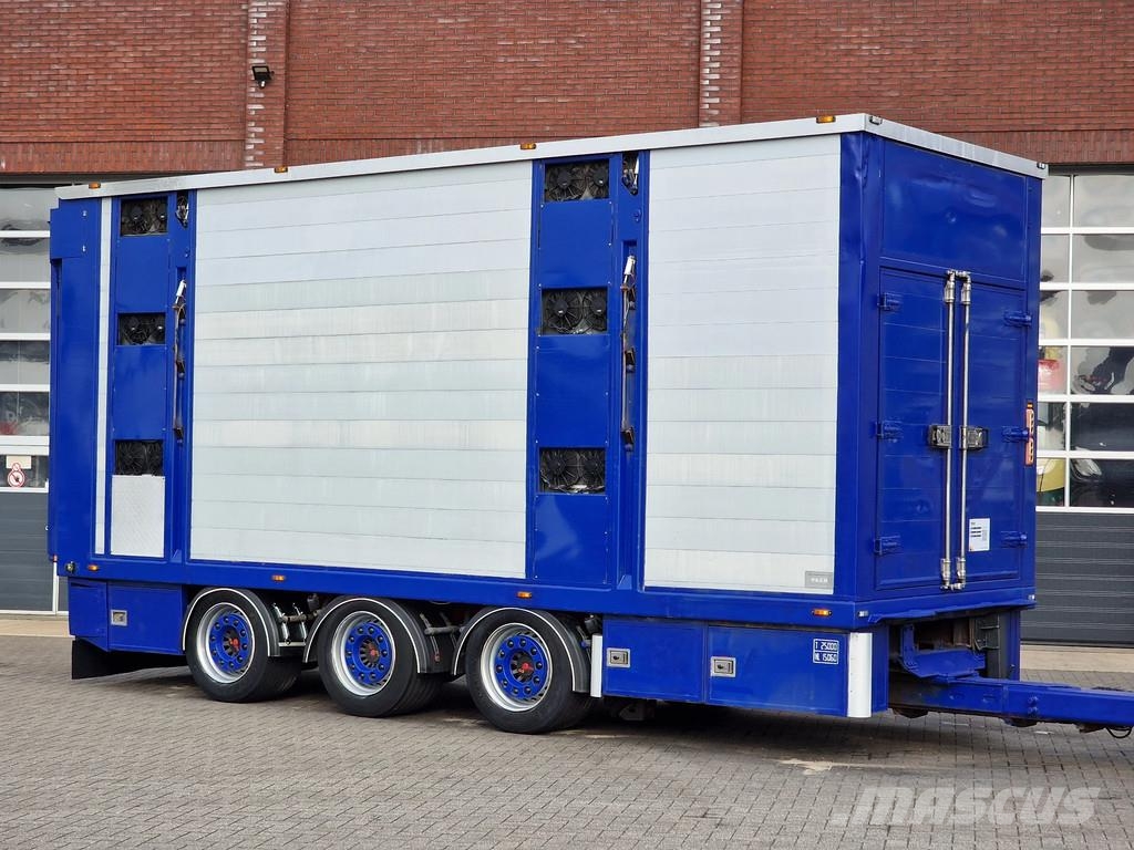 Volvo FH 13.500 Globetrotter 8x2*6 - 3 deck livestock + Dieren transport trucks