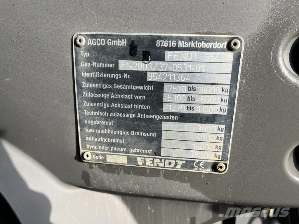 Fendt 939 Profi + Traktorer