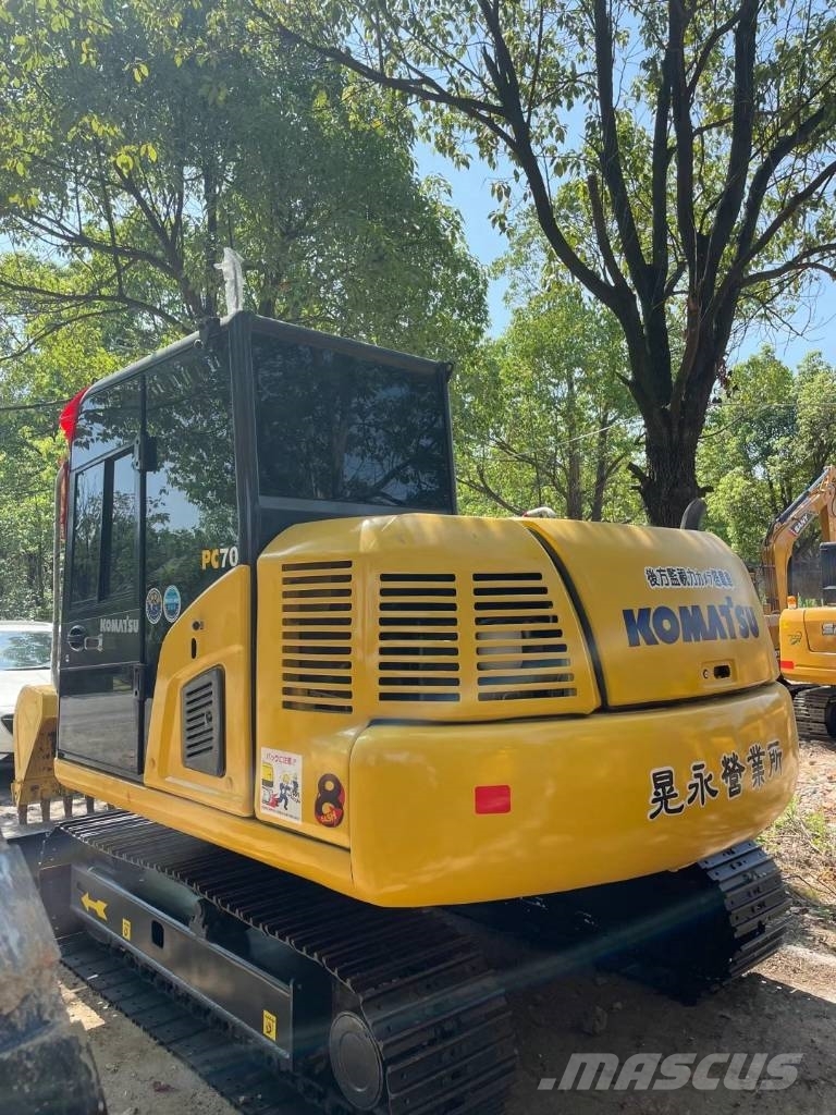 Komatsu PC70-8 中型挖掘机