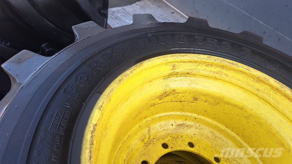  8 wheels Nokian Forest King TRS2 710/40-24.5" Renkaat ja vanteet