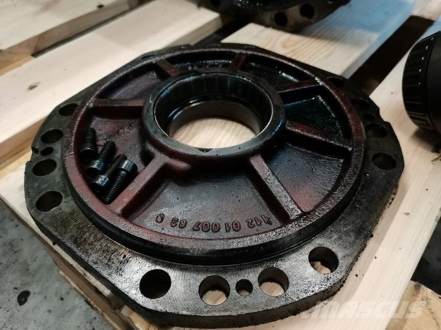 Manitou MT 732 {Spicer 11X35 rear axle Оси