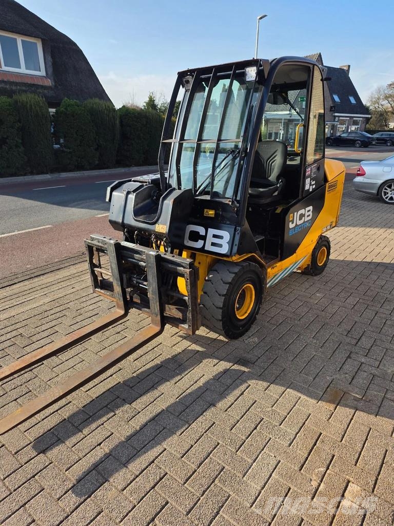 JCB 30e teletruck vereiker heftruck Teleskoplader