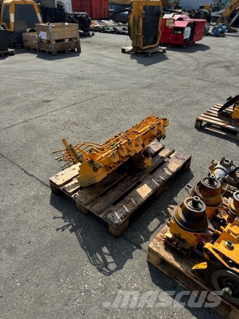 Liebherr R 954 B USED HYDRAULIC PARTS COMPLET 液压