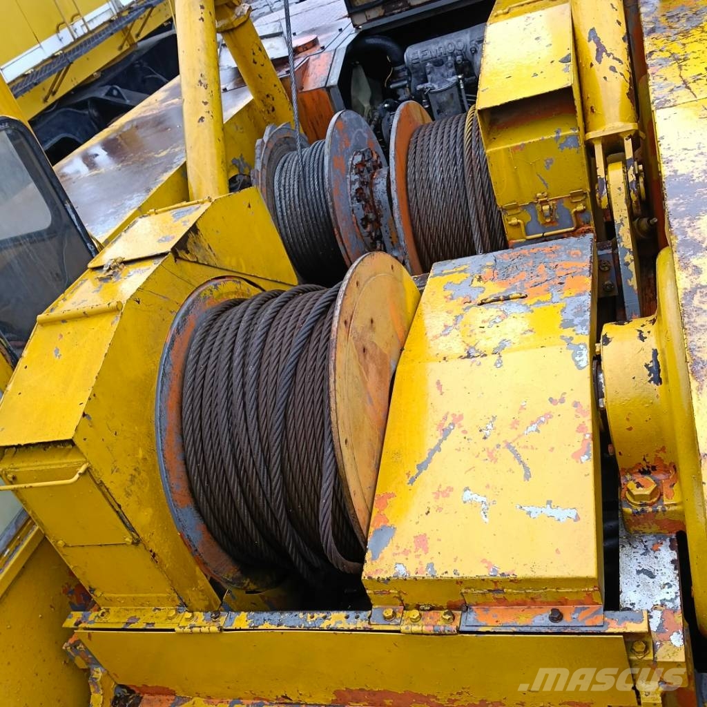 Hitachi KH 180-3 Grue sur chenilles