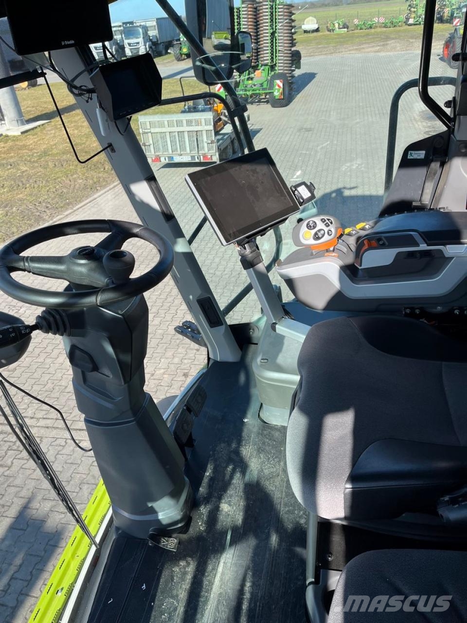 CLAAS Lexion 8700 TT Kombajni