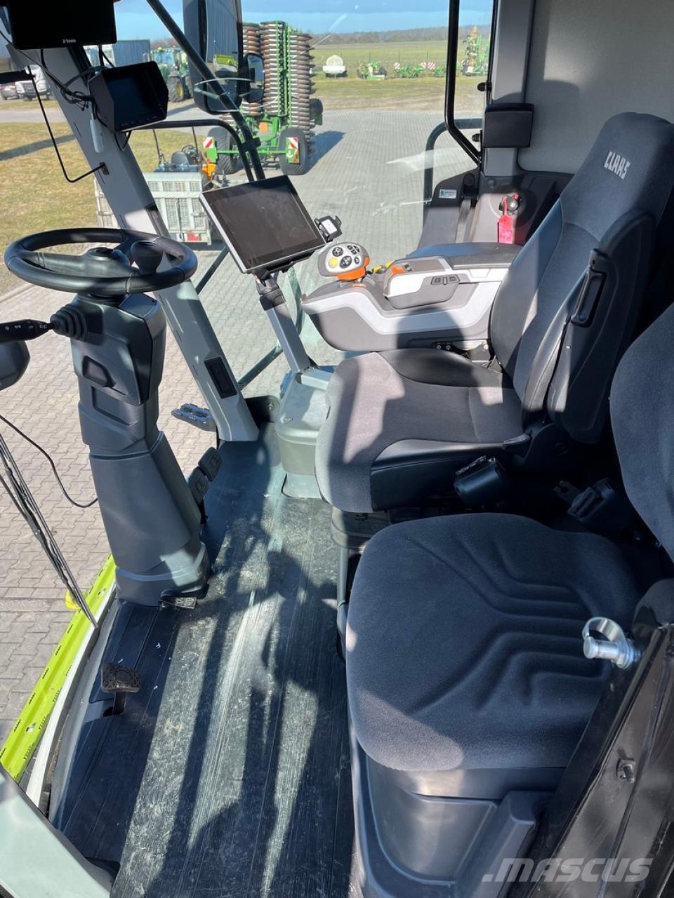 CLAAS Lexion 8700 TT Kombajni