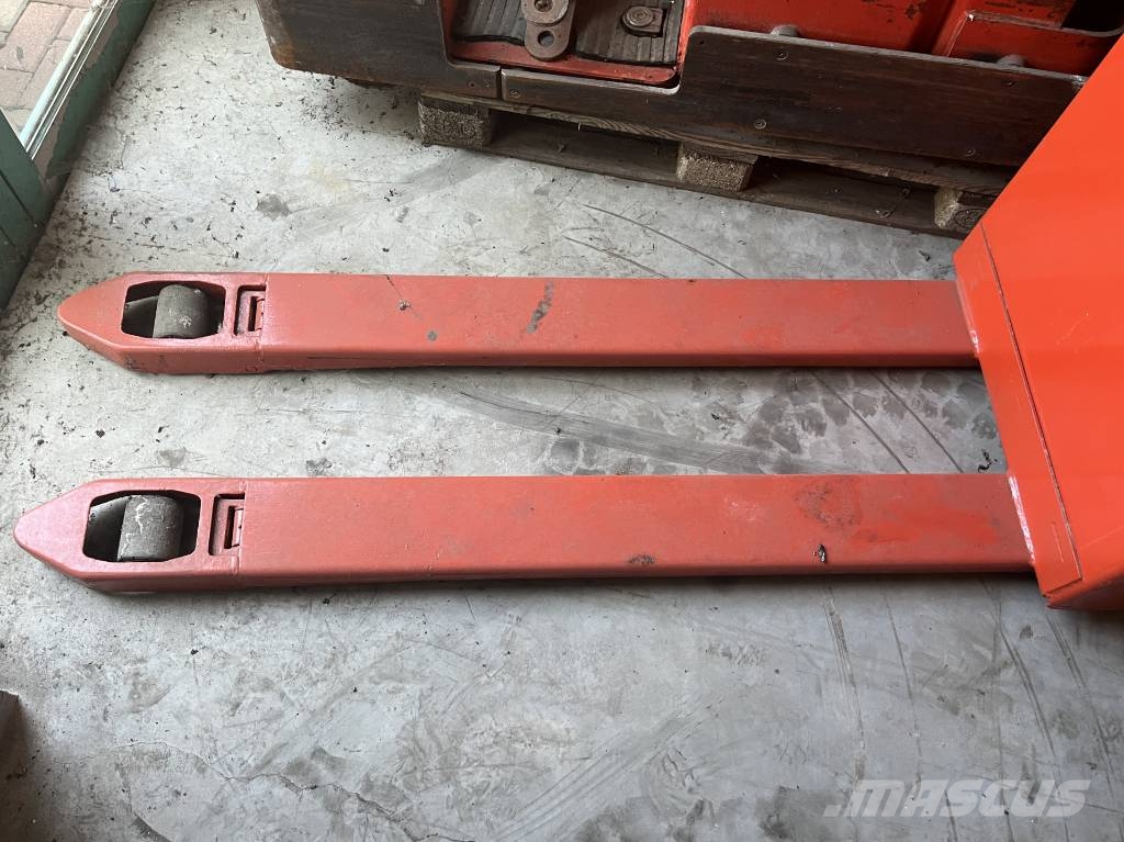 Linde T18 /360/ (LONG 1600) V-2047 OB Kézi raklapemelők