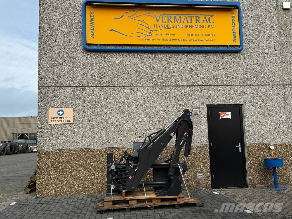 Gehl Skid steer loader – excavator arm – broom – slide معدات المواد - غير ذلك
