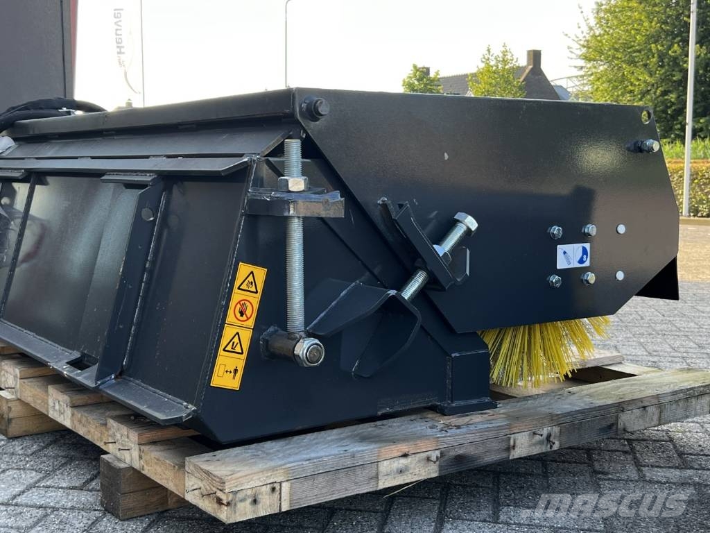 Gehl Skid steer loader – excavator arm – broom – slide معدات المواد - غير ذلك