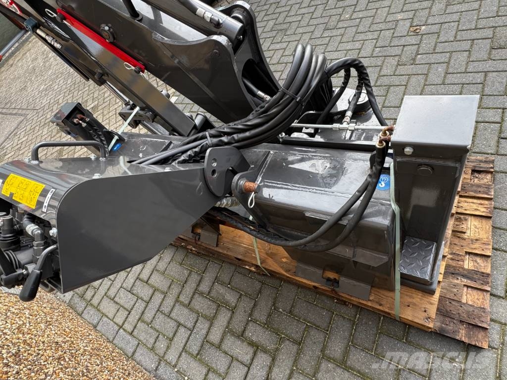 Gehl Skid steer loader – excavator arm – broom – slide معدات المواد - غير ذلك