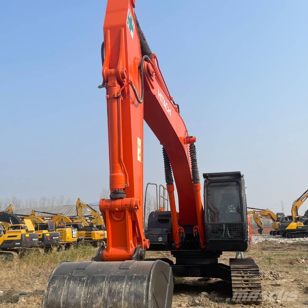 Hitachi ZX 210 حفارات زحافة