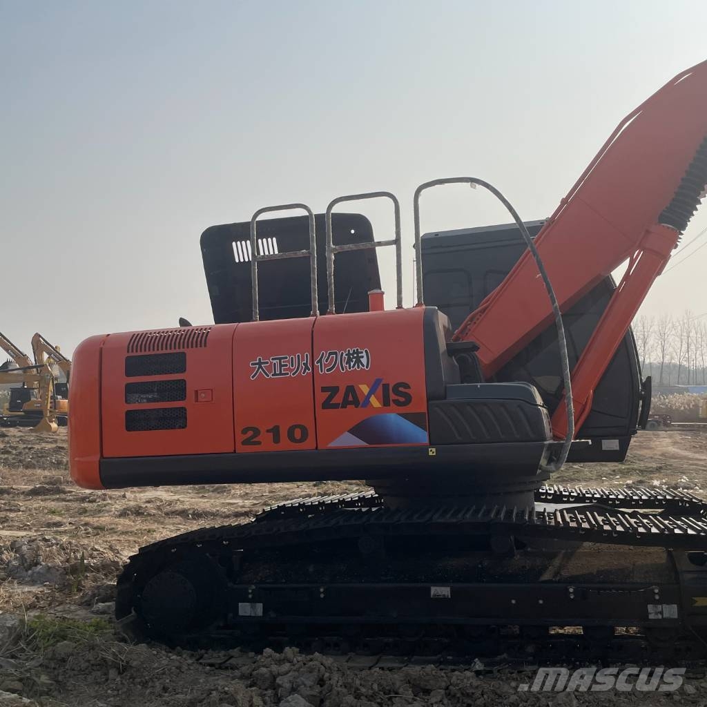 Hitachi ZX 210 حفارات زحافة