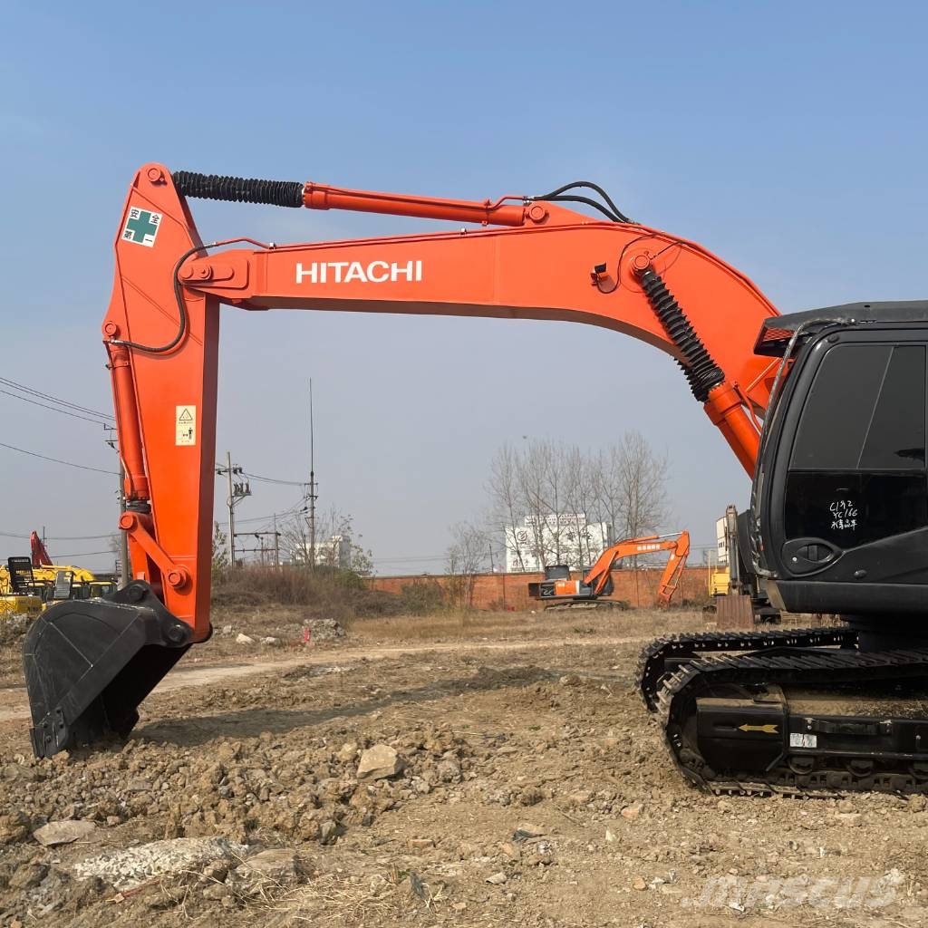 Hitachi ZX 210 حفارات زحافة