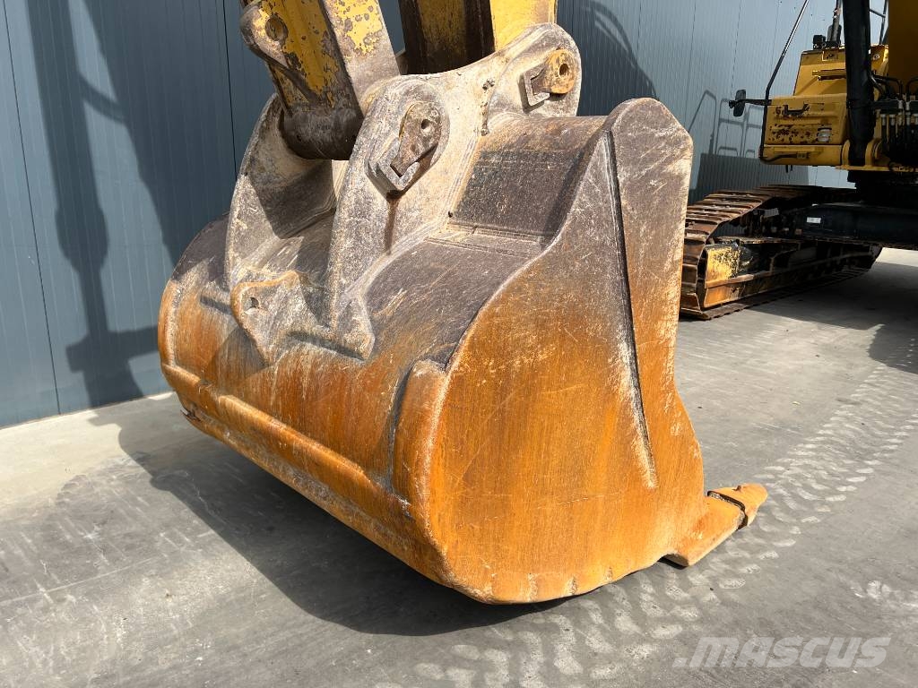 CAT 352F Rupsgraafmachines