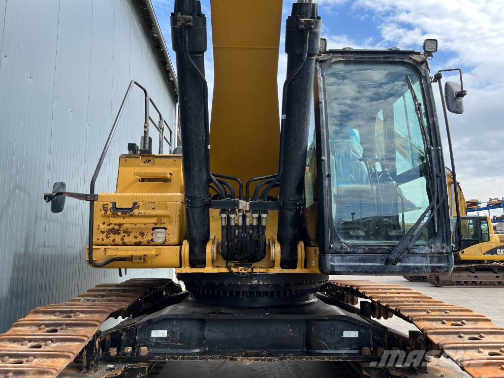 CAT 352F Rupsgraafmachines