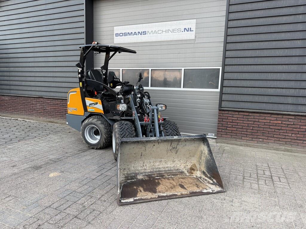 GiANT G2300 X-TRA HD minishovel 2026 56 uur Kolesni nakladalci
