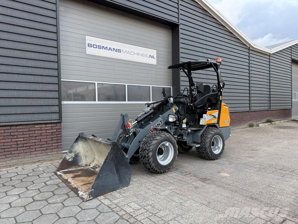 GiANT G2300 X-TRA HD minishovel 2026 56 uur Kolesni nakladalci