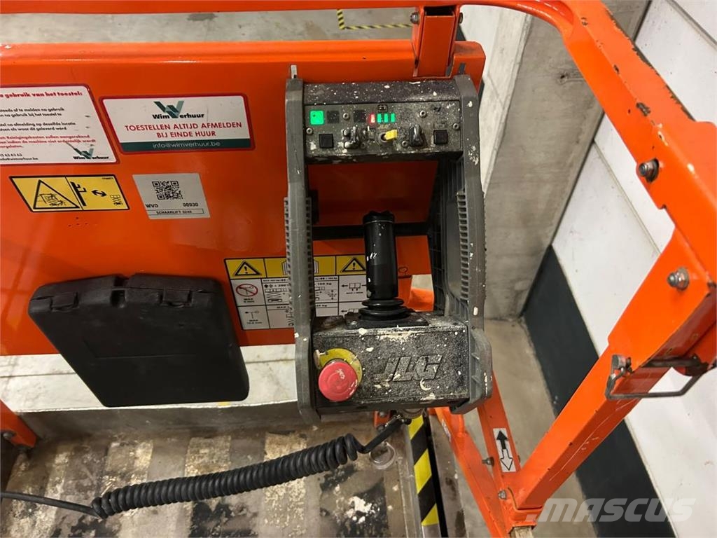 JLG 3246 ES (0930) رافعات مقصية الشكل