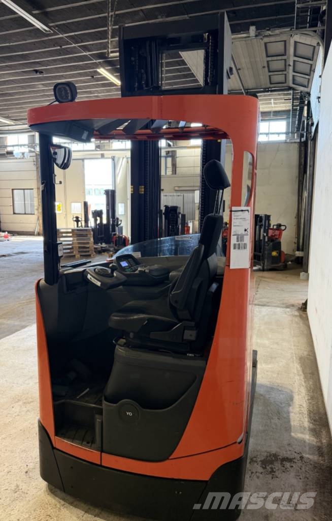 BT truck RRE 200HE Stivuitor cu catarg retractabil