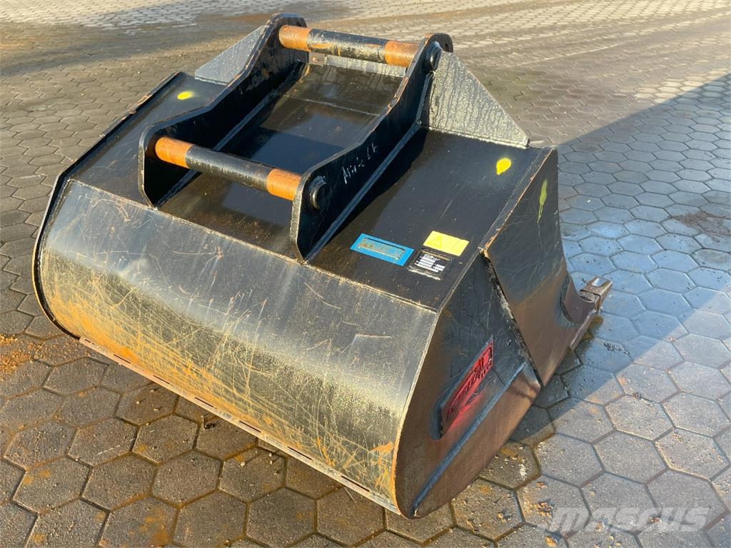  TIEFLÖFFEL 1500 MM BREIT, Pelle rétro arrière