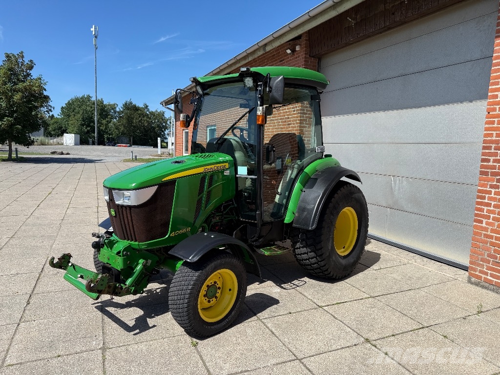 John Deere 4066 R Compact tractors