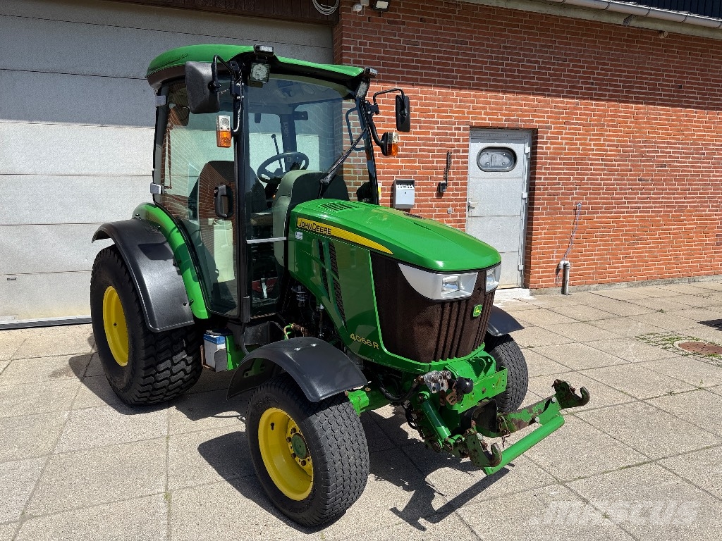 John Deere 4066 R Compact tractors