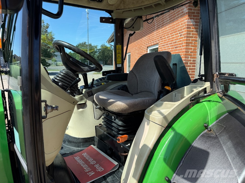 John Deere 4066 R Compact tractors