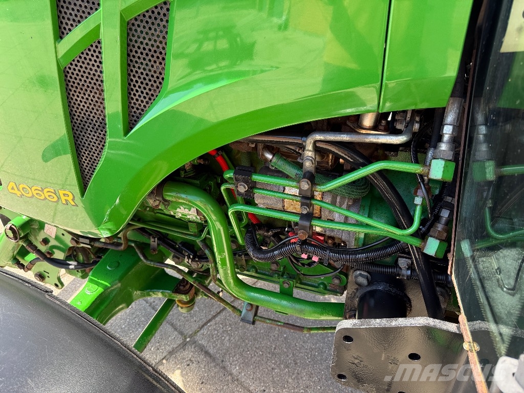 John Deere 4066 R Compact tractors