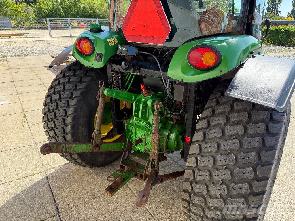 John Deere 4066 R Compact tractors