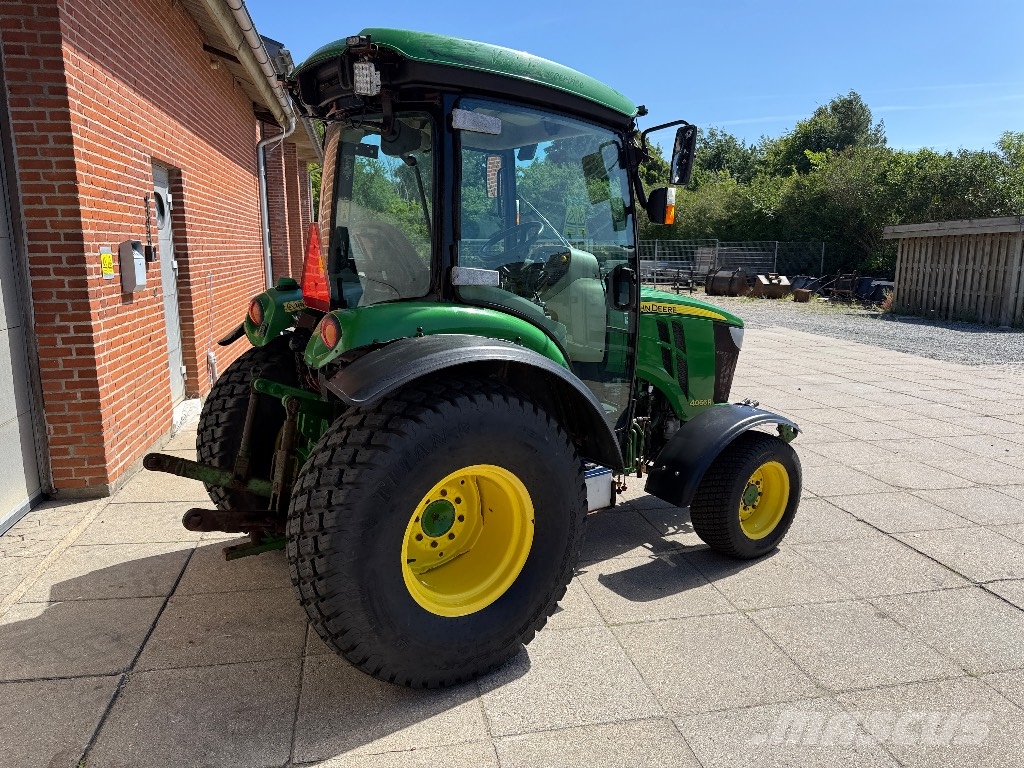 John Deere 4066 R Compact tractors