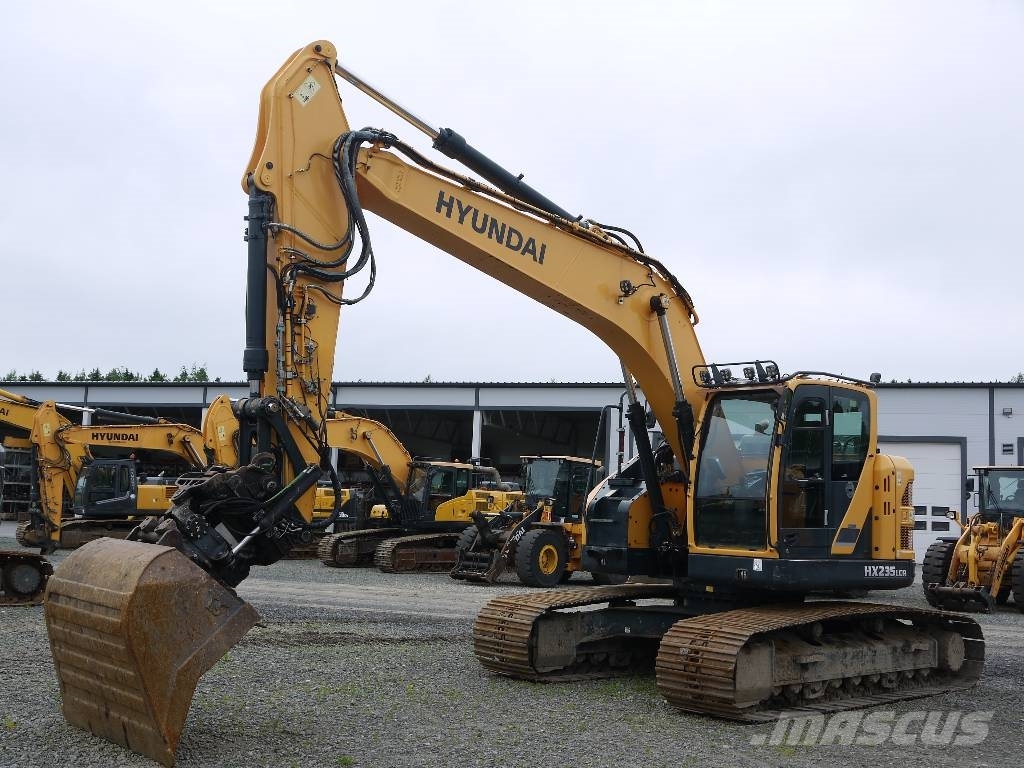Hyundai HX 235 LCR Roomikekskavaatorid