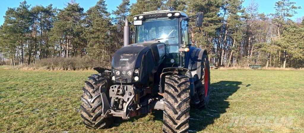 CLAAS Axion 820 Cmatic Trattori