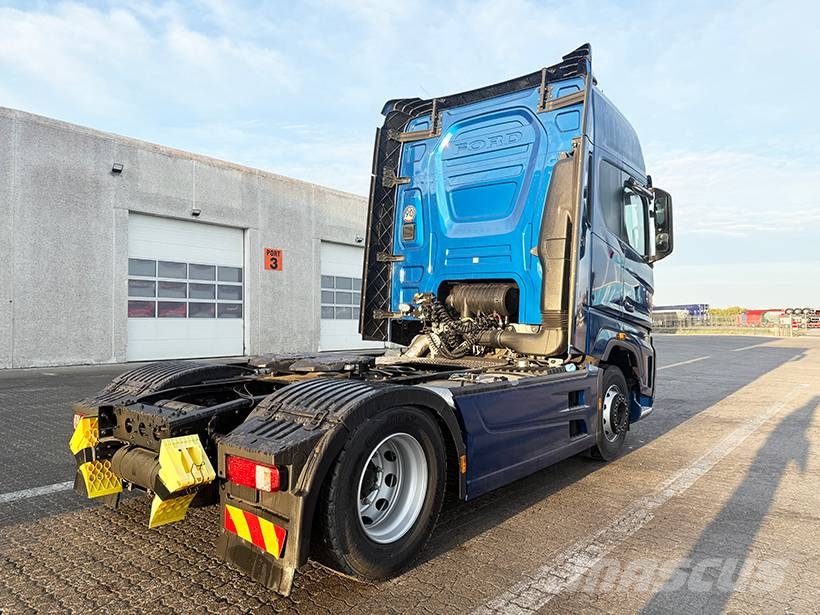 Ford F-Max 4x2 PS500 Tractor Units